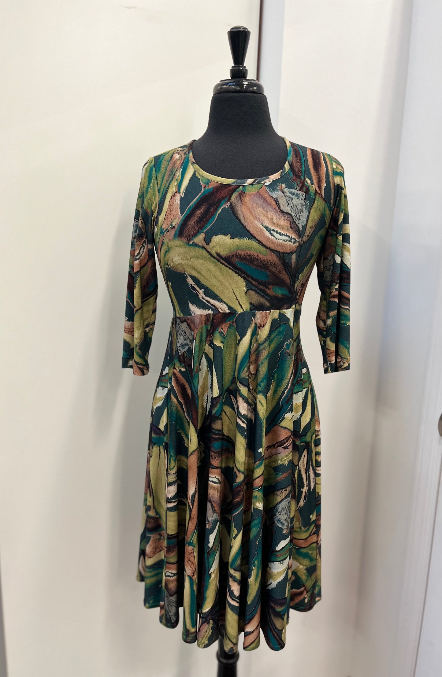 Circle Dress 3/4 Sleeve